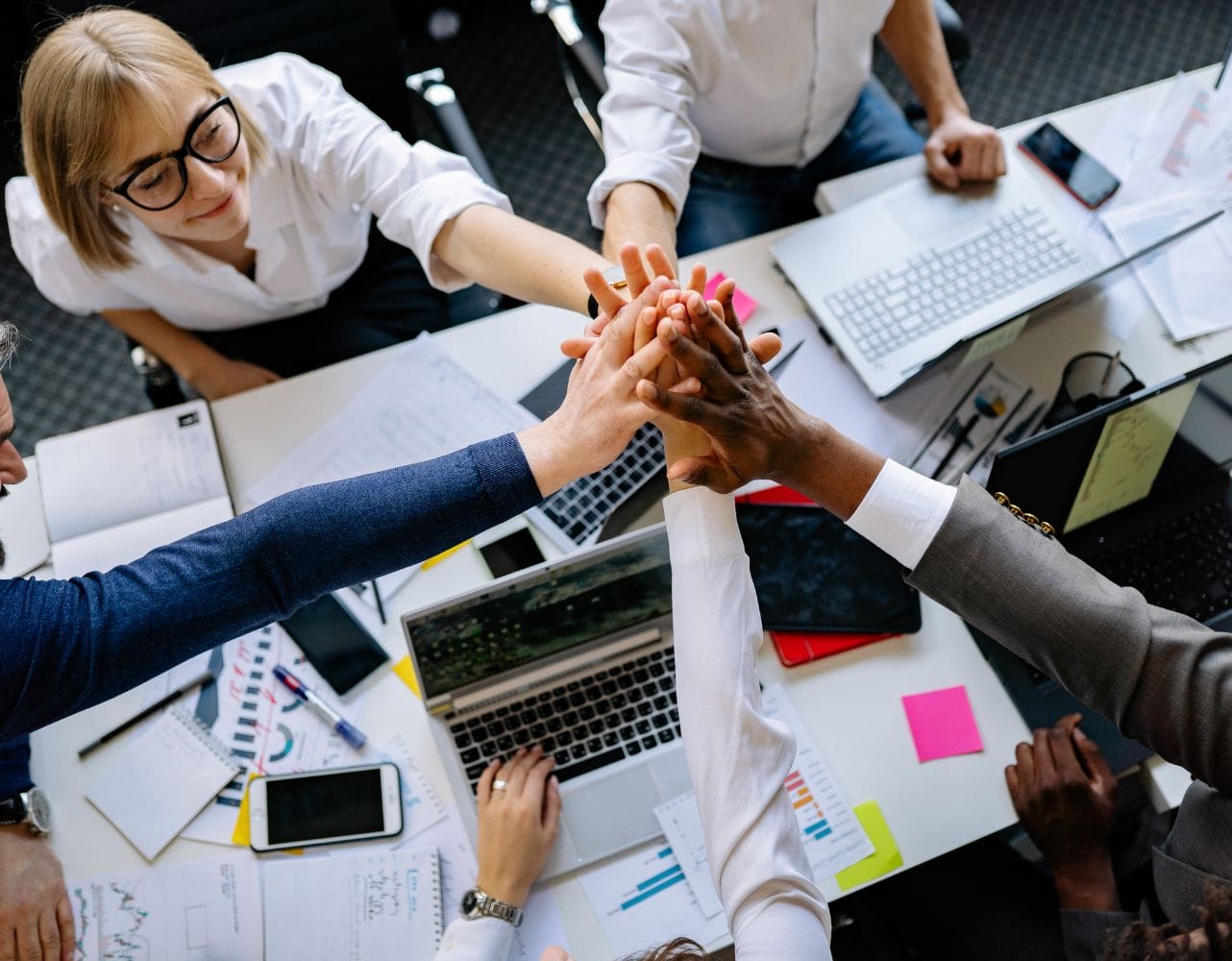 Participants align on a decision during a multi-cultural teambuilding workshop